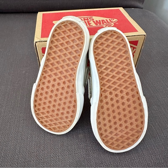 Baby Vans slip ons - Picture 3 of 4